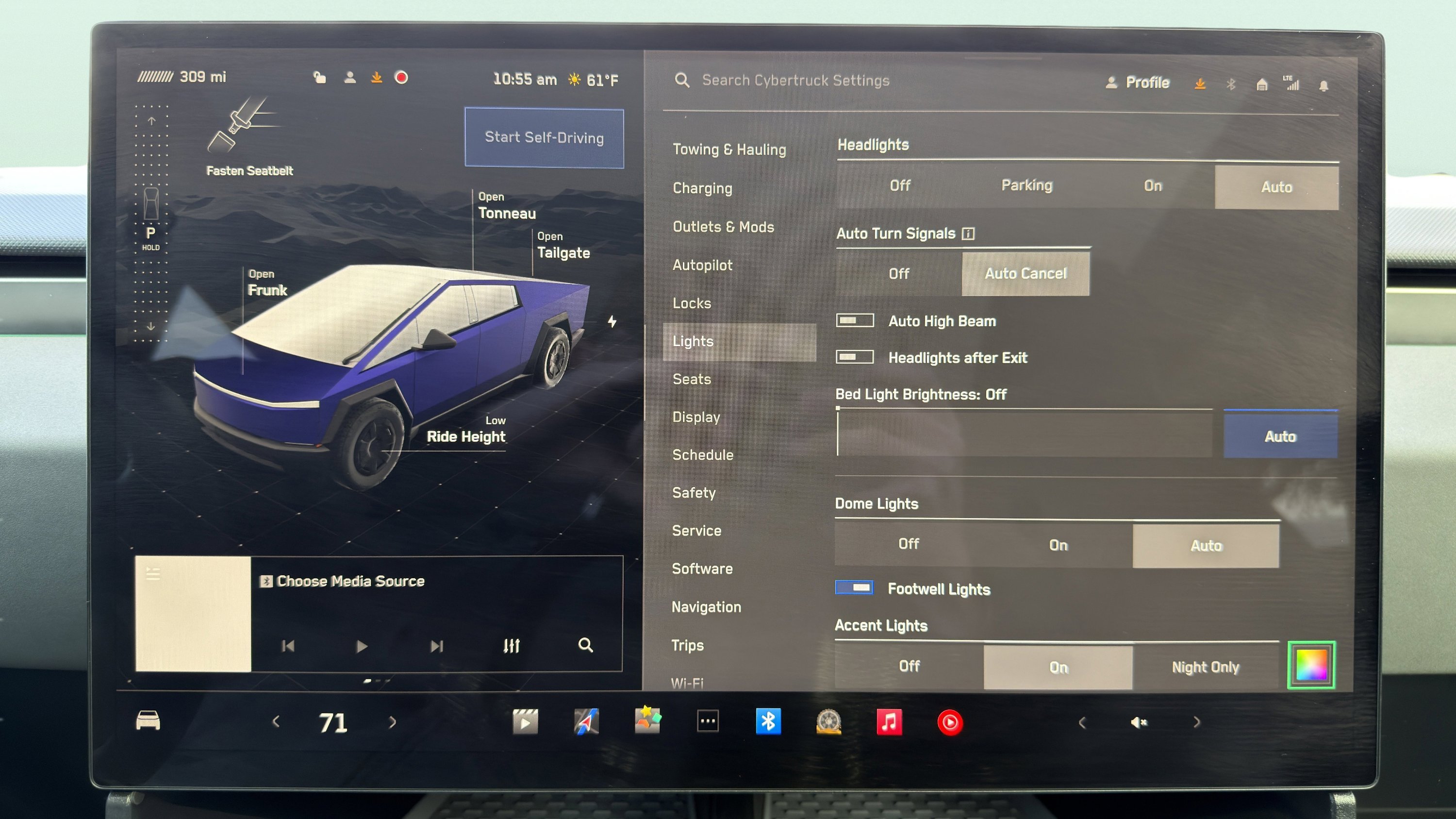 Used 2025 Tesla Cybertruck AWD Crew Cab image 81