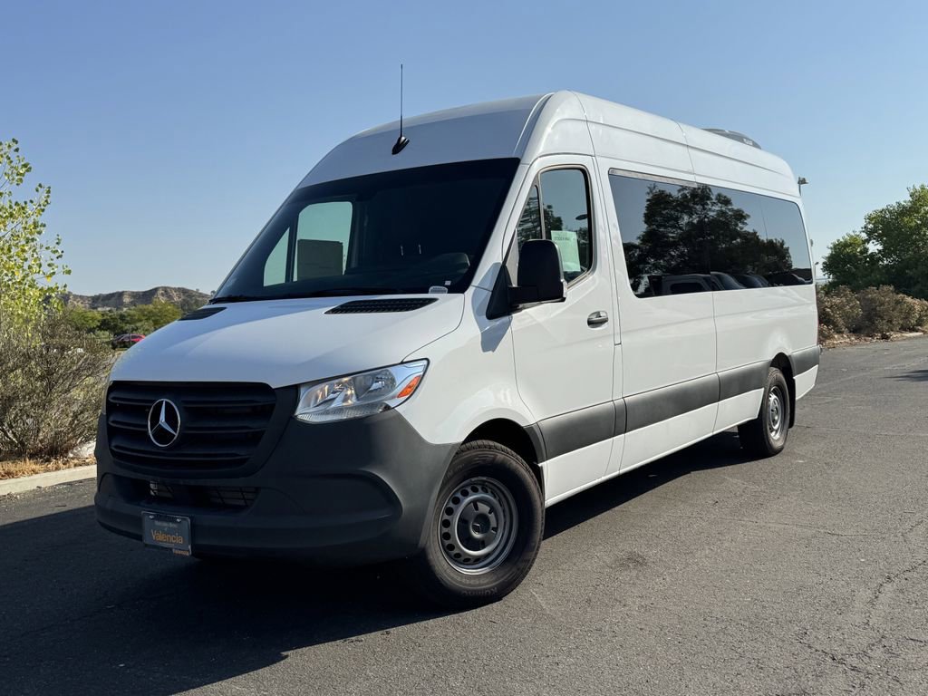 Used 2024 Mercedes-Benz Sprinter 2500 image 2