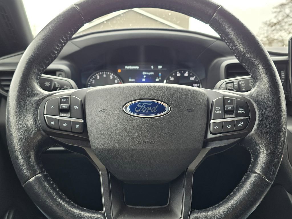 Used 2020 Ford Explorer XLT w/ Comfort Package image 26