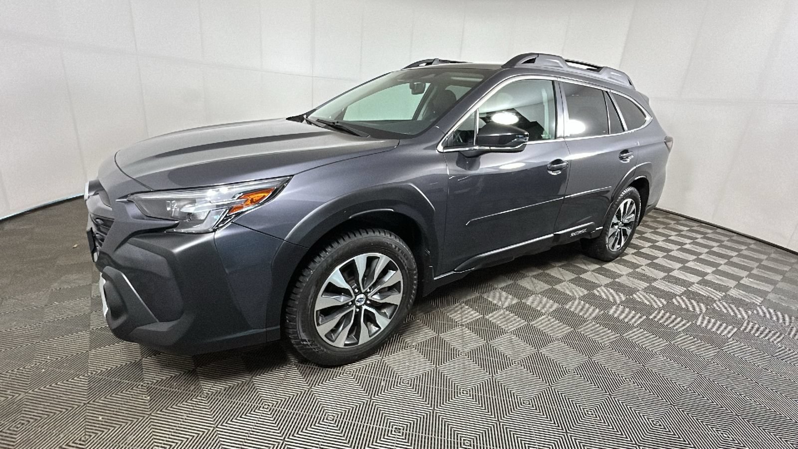 Used 2023 Subaru Outback Limited AWD/4WD image 8