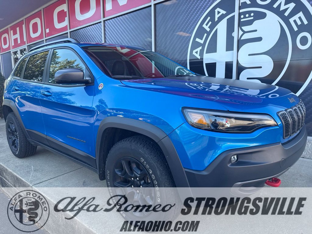 Used 2020 Jeep Cherokee Trailhawk w/ Cold Weather Group AWD/4WD image 1