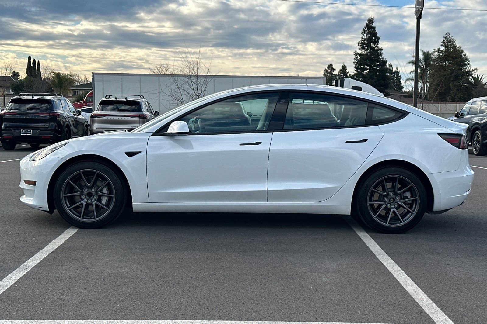 Used 2023 Tesla Model 3 Standard Range image 7