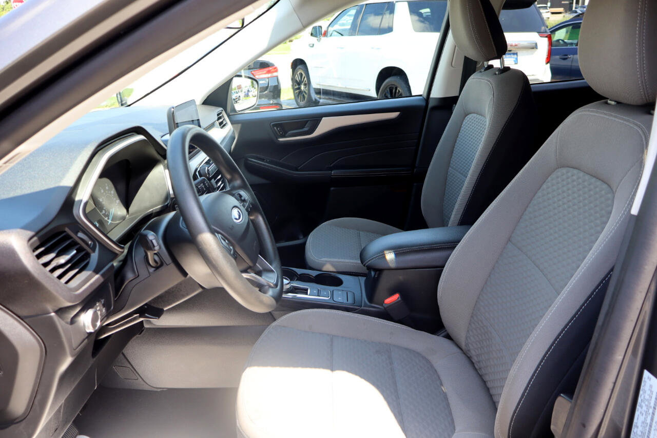 Used 2022 Ford Escape SE image 7