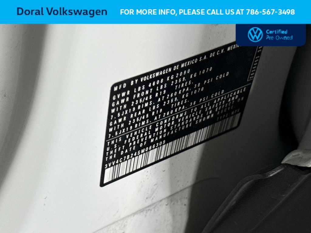 Used 2025 Volkswagen Taos SEL AWD/4WD image 29
