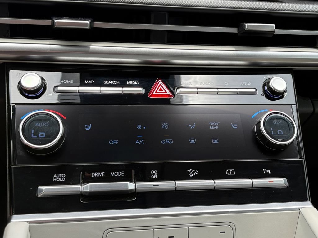 Certified 2025 Hyundai Santa Fe SEL FWD image 26