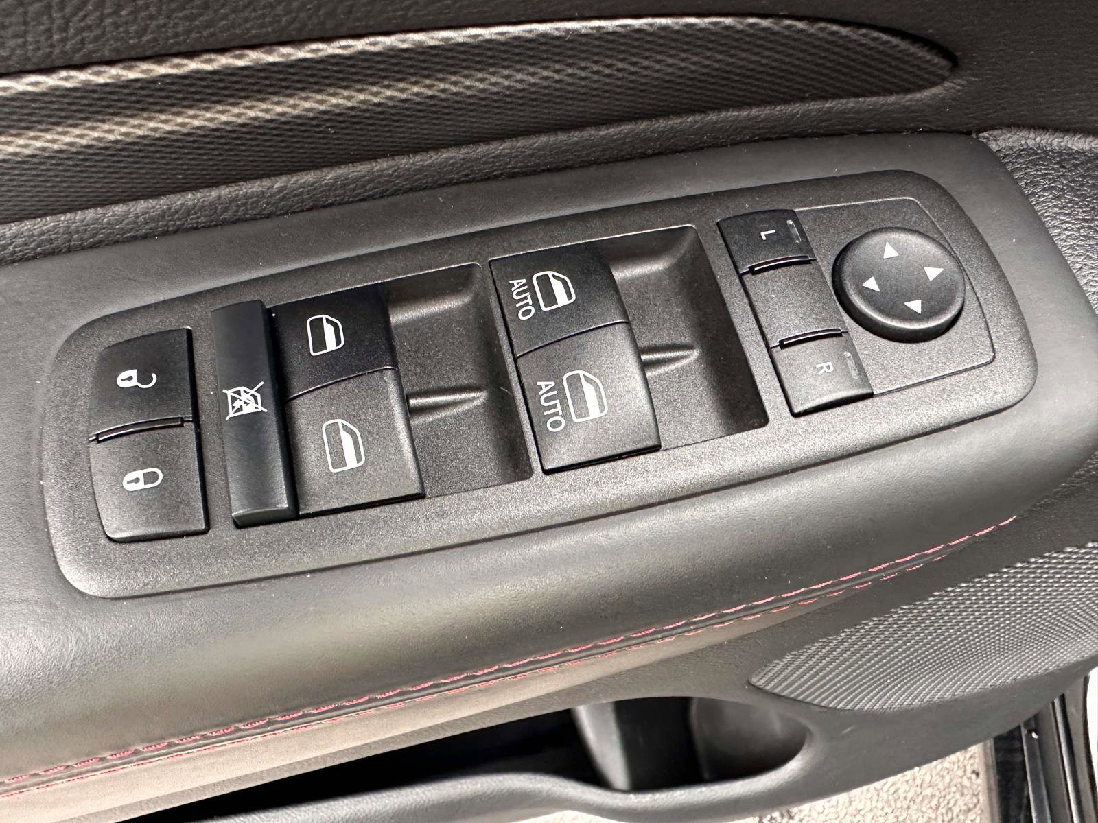 Used 2022 Dodge Durango R/T w/ Blacktop Package AWD/4WD image 10