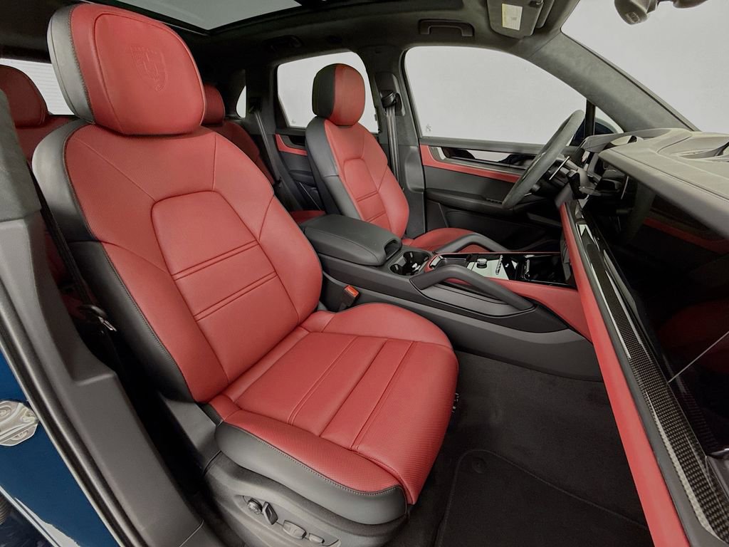 New 2026 Porsche Cayenne GTS image 34