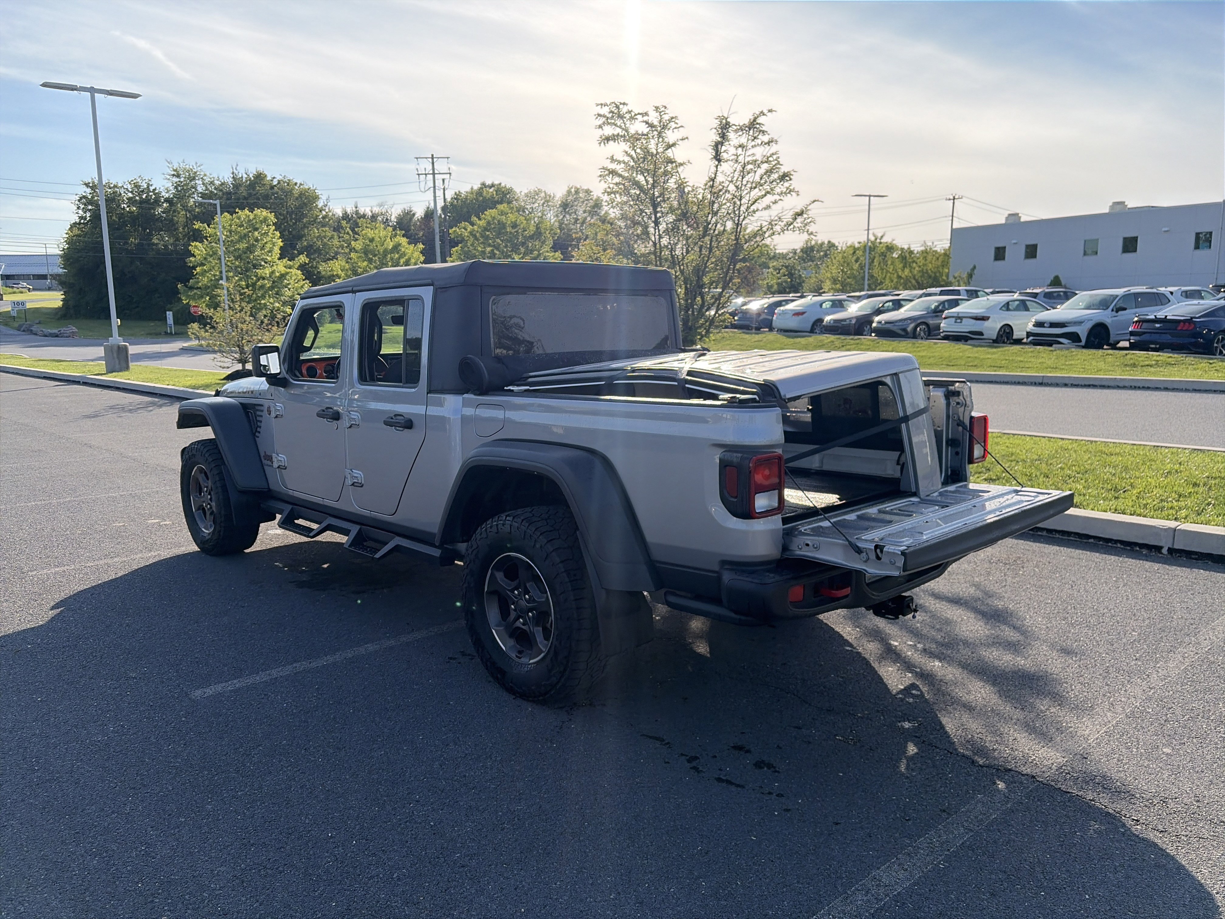 Used 2021 Jeep Gladiator Rubicon AWD/4WD image 6