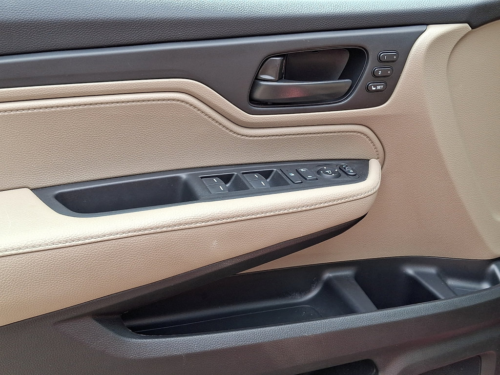 Used 2024 Honda Odyssey EX-L image 17