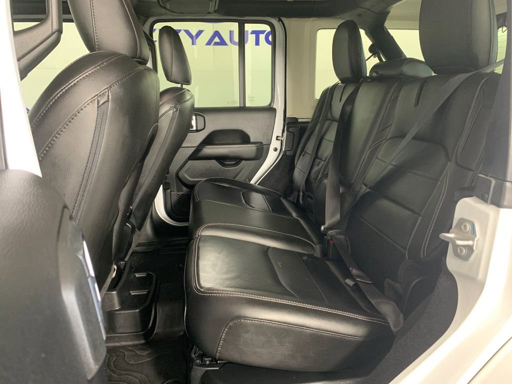 Used 2023 Jeep Wrangler Unlimited Sahara AWD/4WD image 34