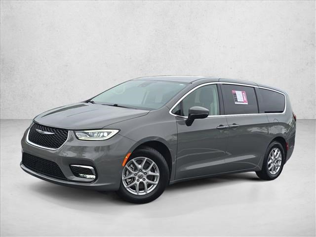 Used 2023 Chrysler Pacifica Touring-L FWD image 1