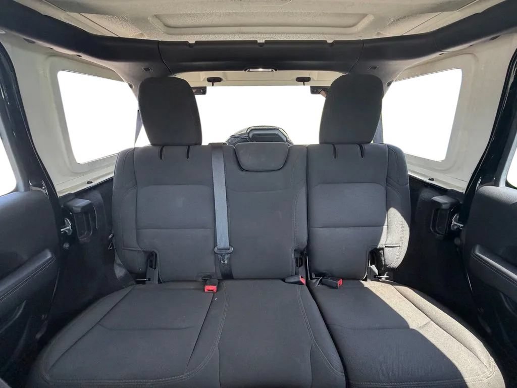 Used 2020 Jeep Wrangler Unlimited Sahara AWD/4WD image 25