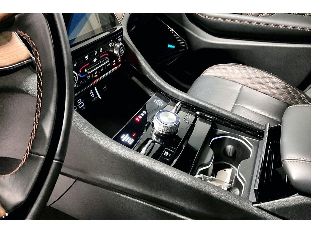 Used 2024 Jeep Grand Cherokee Summit w/ Luxury Tech Group V image 19