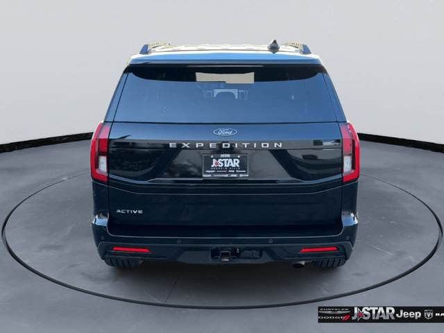Used 2025 Ford Expedition Active AWD/4WD image 6