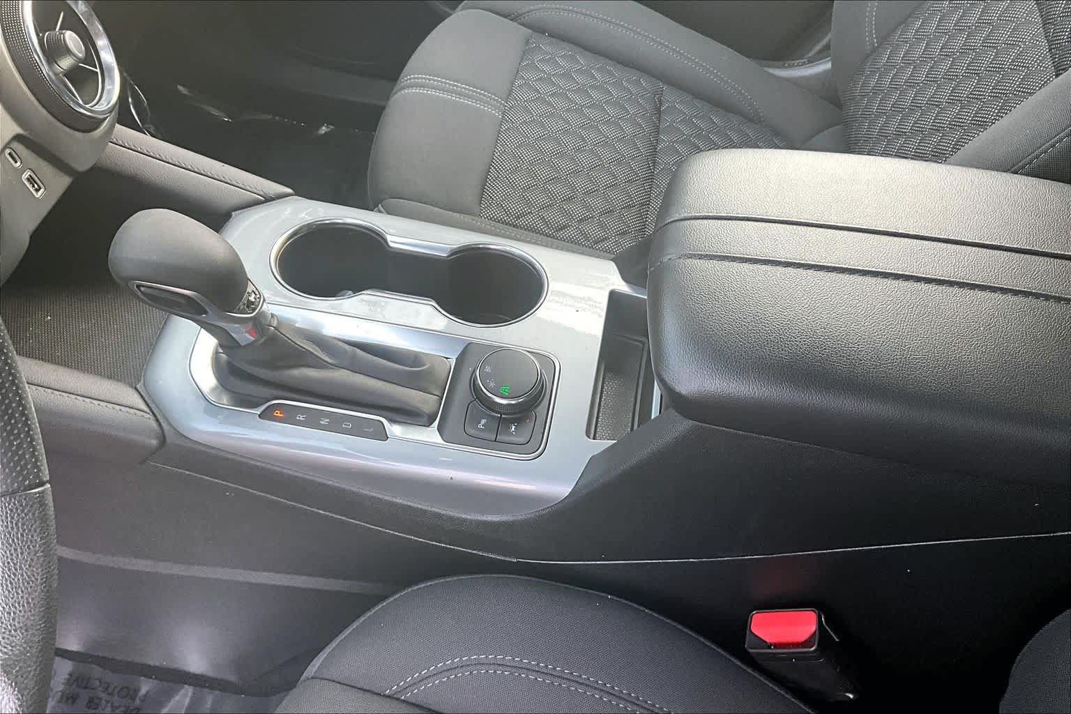 Used 2021 Chevrolet Blazer LT FWD image 16