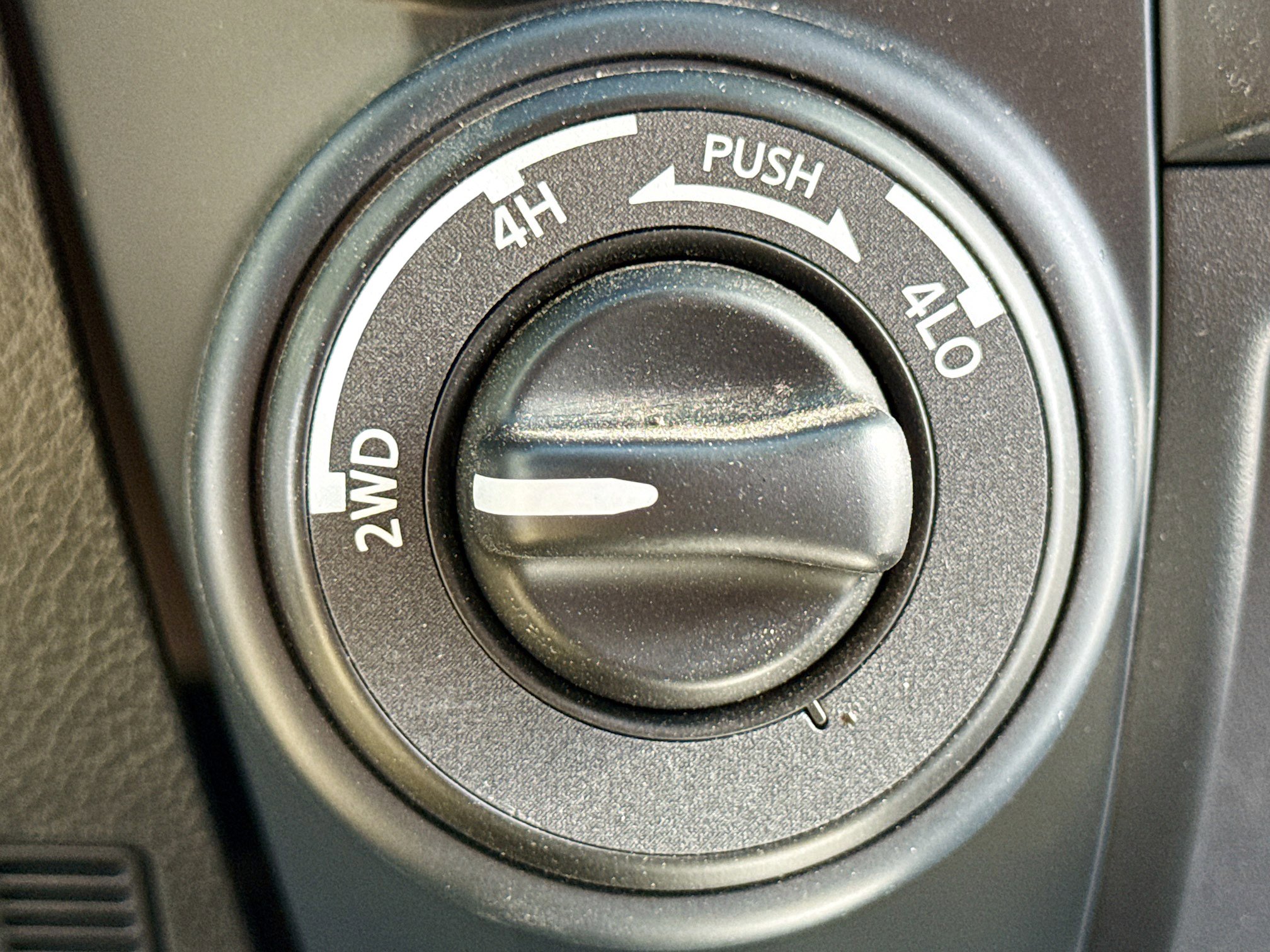 Used 2024 Nissan Titan SV w/ SV Convenience Package AWD/4WD image 10