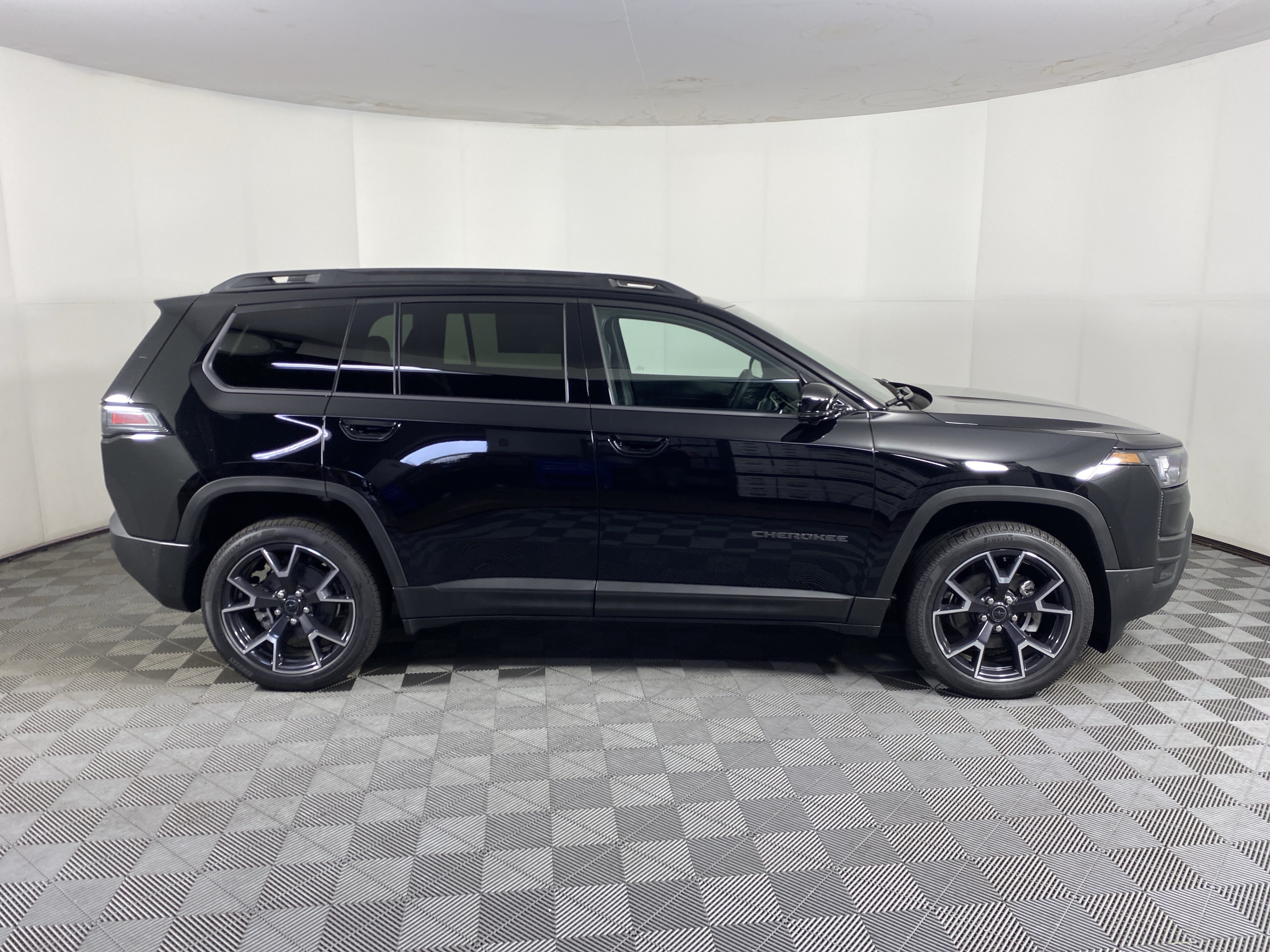 New 2026 Jeep Cherokee Overland w/ Advanced Pro Tech Group AWD/4WD image 7