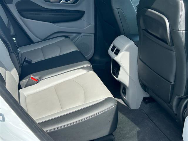 Used 2023 GMC Terrain SLT w/ Infotainment Package II image 28