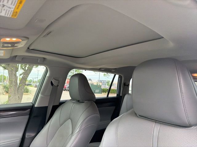 Used 2021 Toyota Highlander Limited image 6