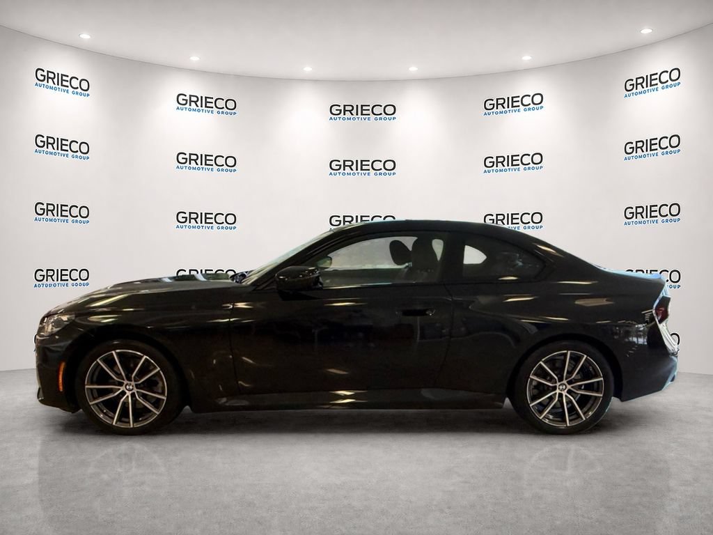 Used 2023 BMW 230i Coupe w/ Convenience Package RWD image 4