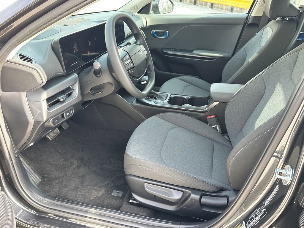 New 2025 Kia K4 LXS image 19