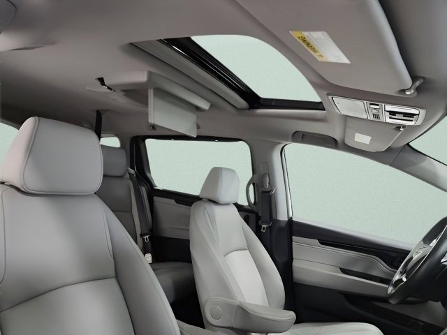 Used 2023 Honda Odyssey Touring image 8