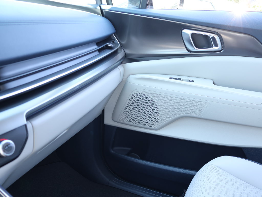 New 2027 Kia Carnival SX w/ Dark Edition Package FWD image 29