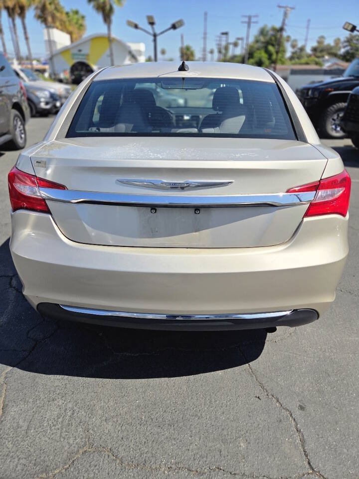 Used 2014 Chrysler 200 LX FWD image 17