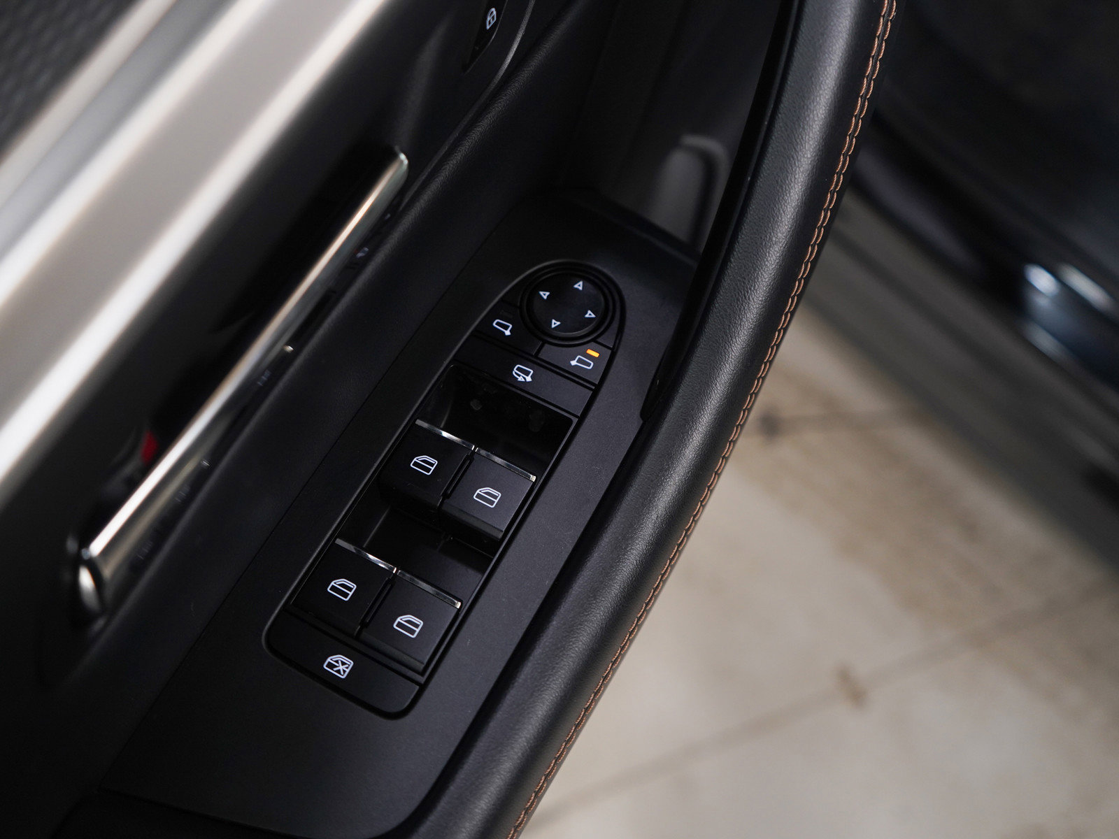 Certified 2025 MAZDA CX-70 3.3 Turbo S w/ Premium Package image 22