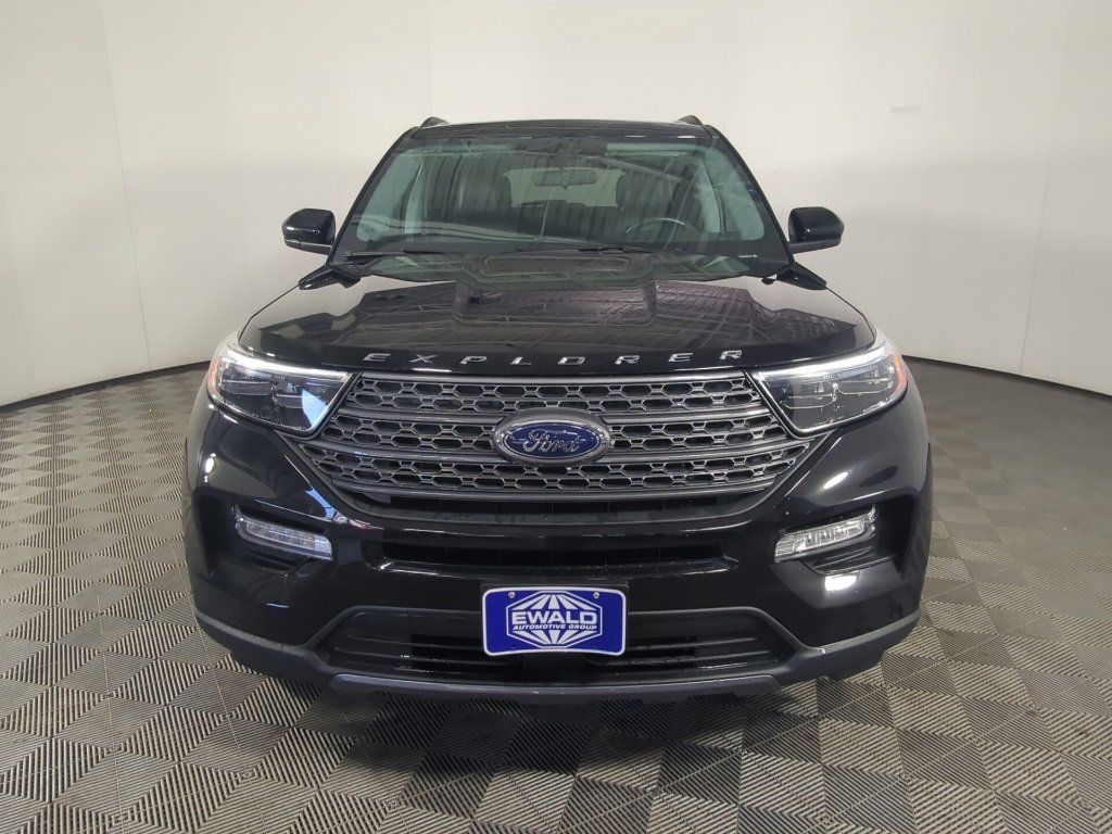 Used 2023 Ford Explorer XLT w/ Equipment Group 202A image 8