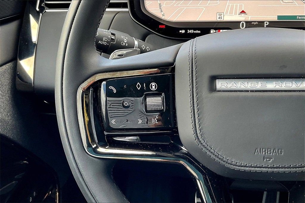 Used 2025 Land Rover Range Rover Sport Dynamic SE image 11