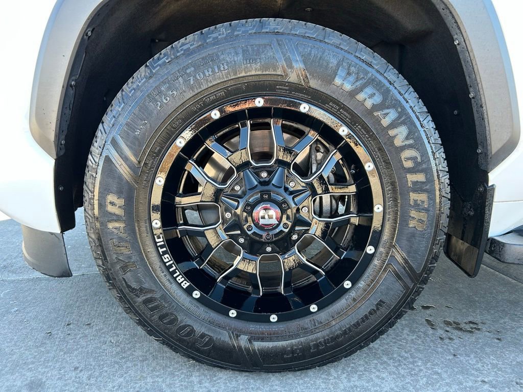 Used 2023 Toyota Sequoia SR5 image 33