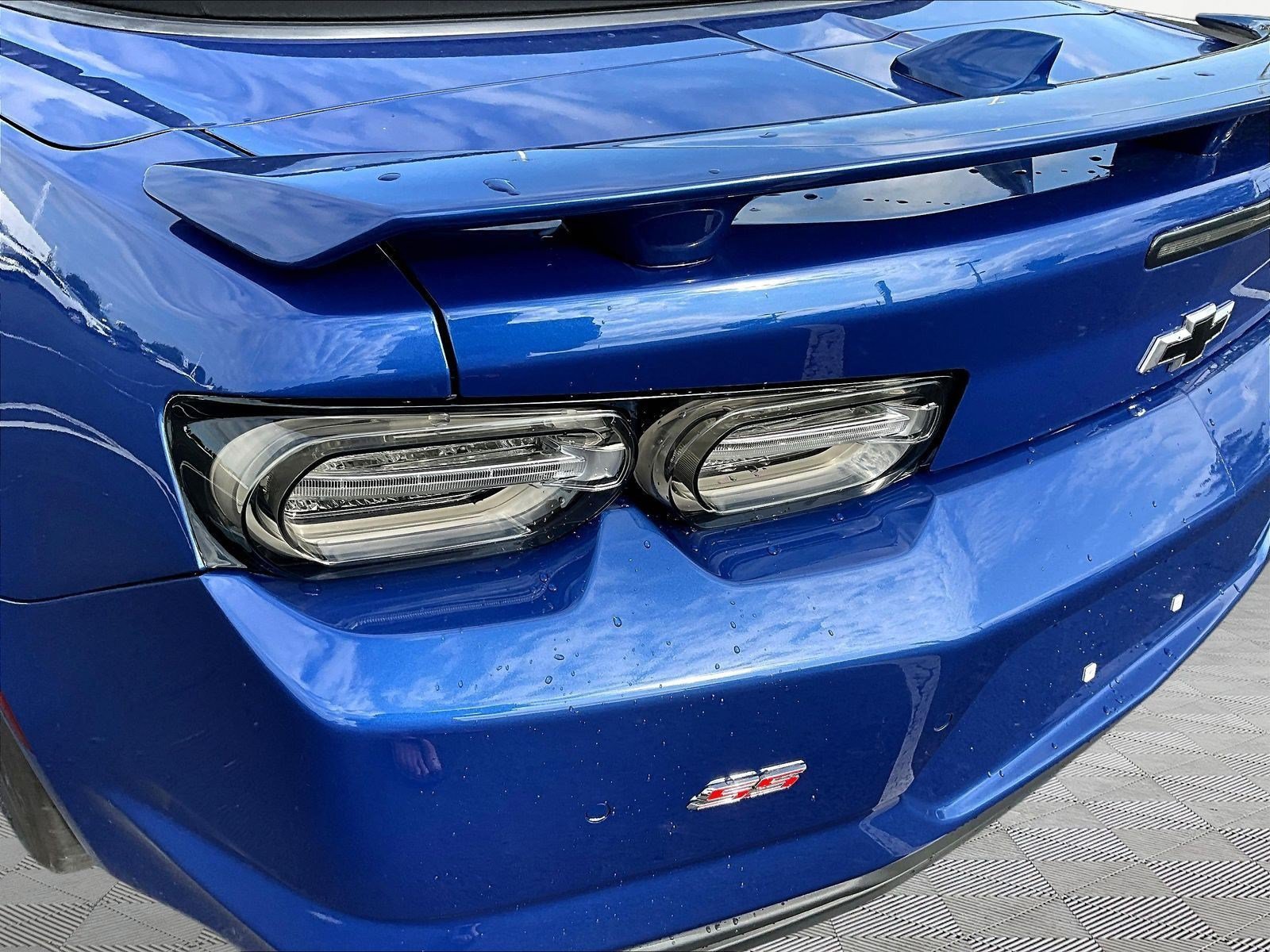 Used 2020 Chevrolet Camaro SS RWD image 21