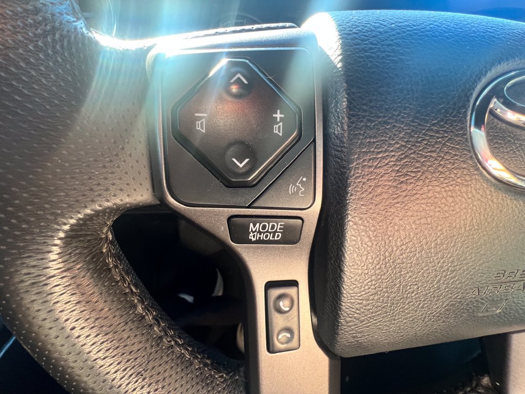 Used 2020 Toyota Tacoma TRD Off-Road AWD/4WD image 11