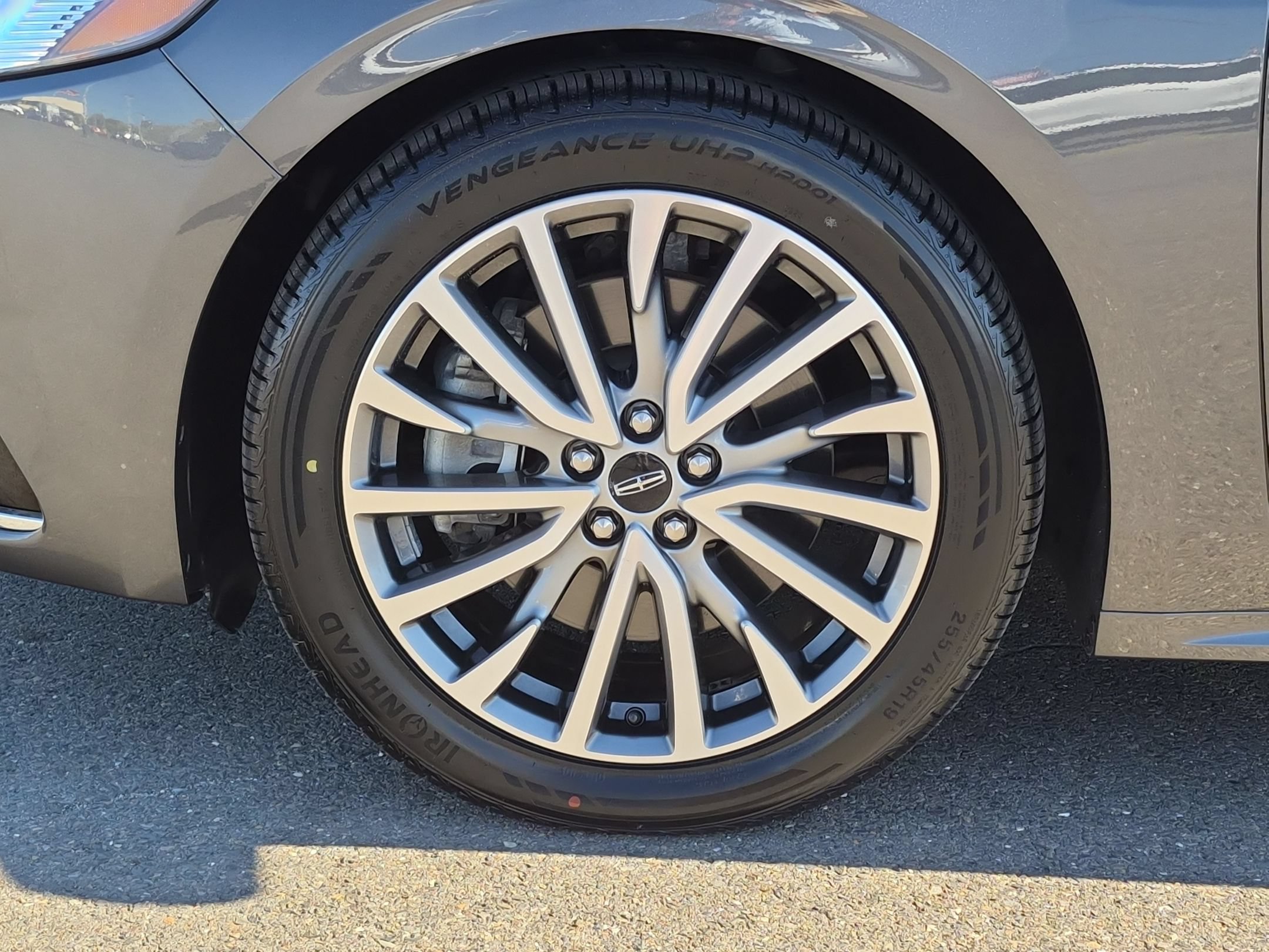 Used 2017 Lincoln Continental Select AWD/4WD image 32