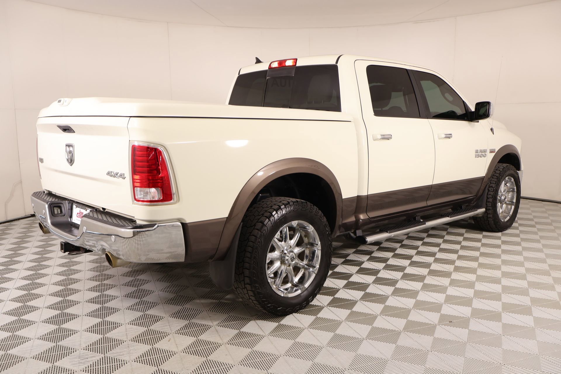 Used 2018 RAM 1500 Laramie w/ Convenience Group AWD/4WD image 21