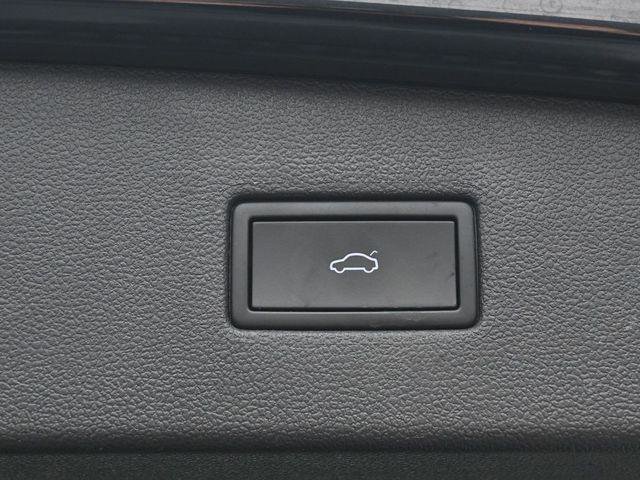 Used 2022 Volkswagen Tiguan SE R-Line image 33