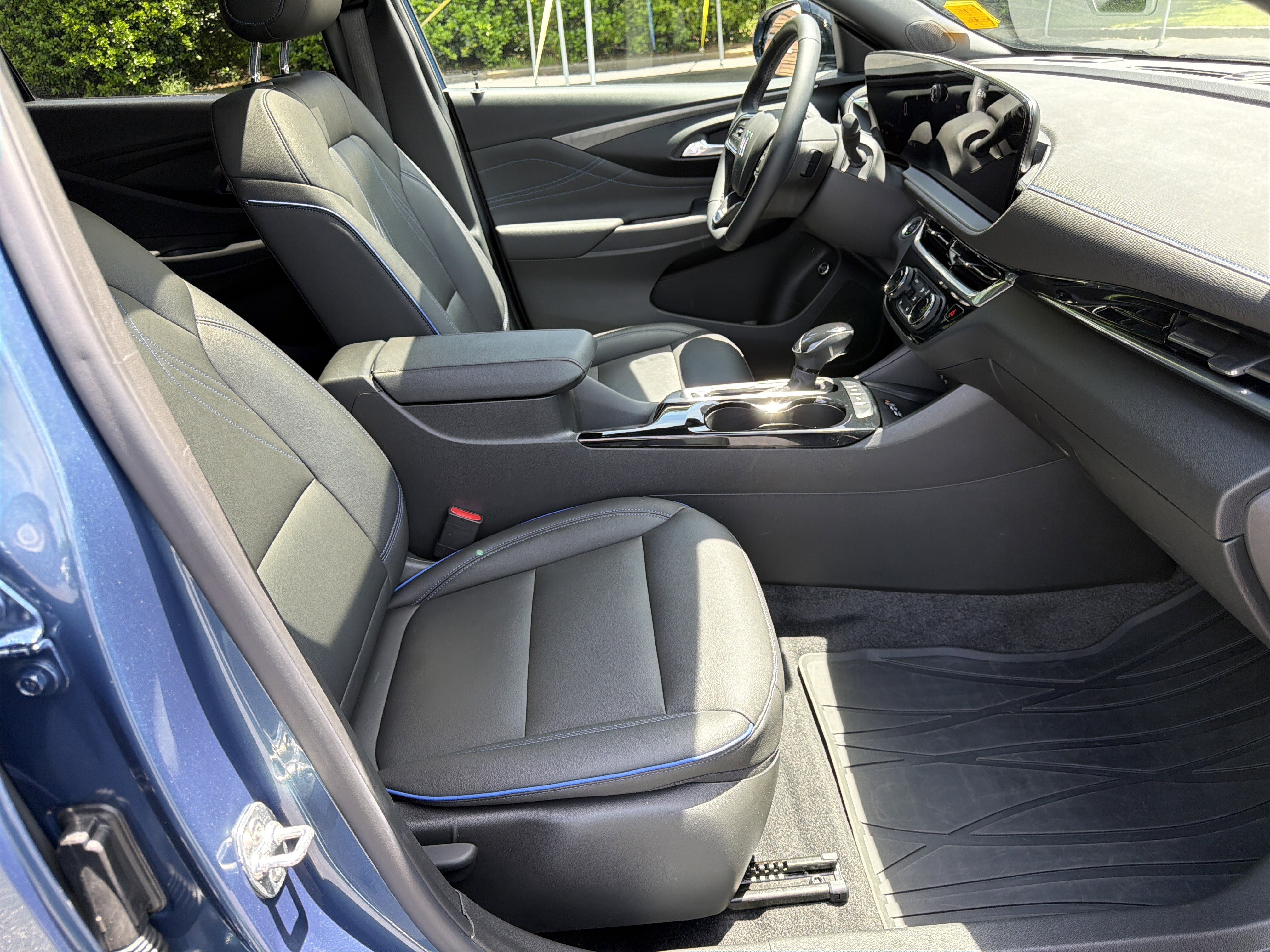 Used 2024 Buick Envista Sport Touring w/ Convenience I Package FWD image 13