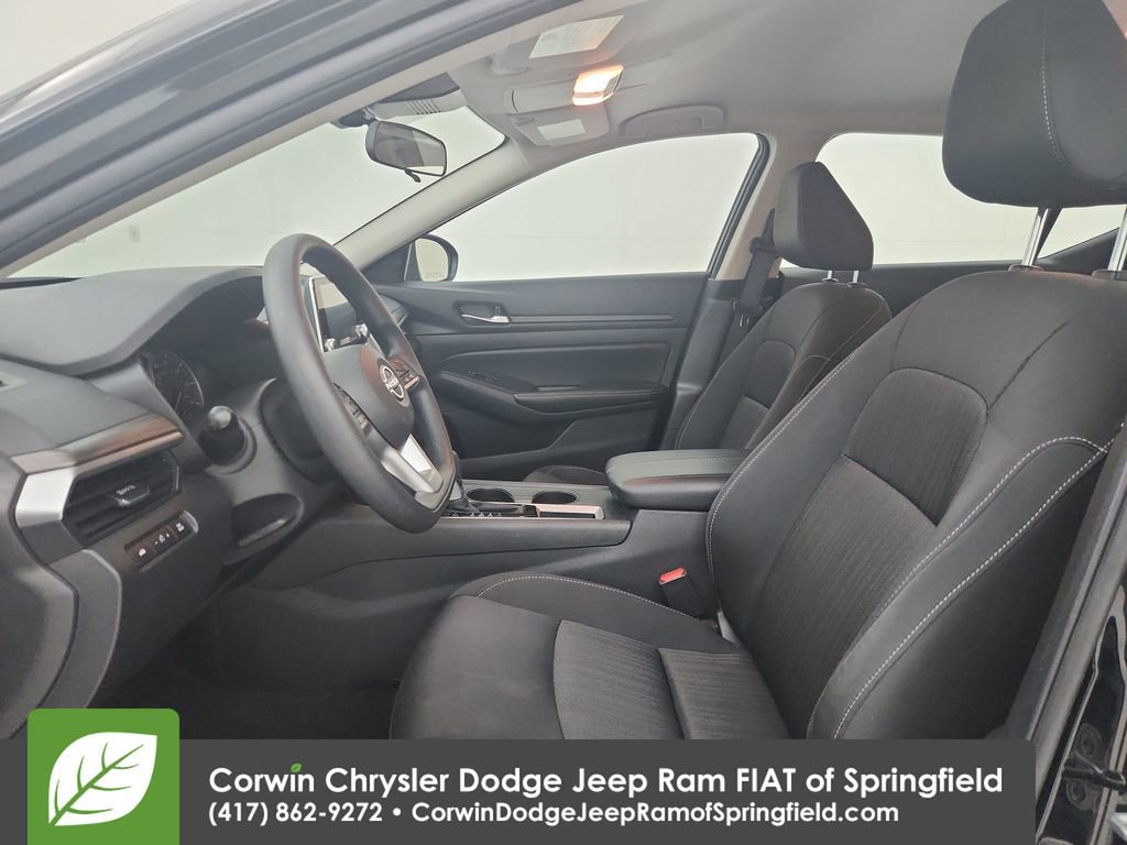 Used 2025 Nissan Altima 2.5 SV image 19