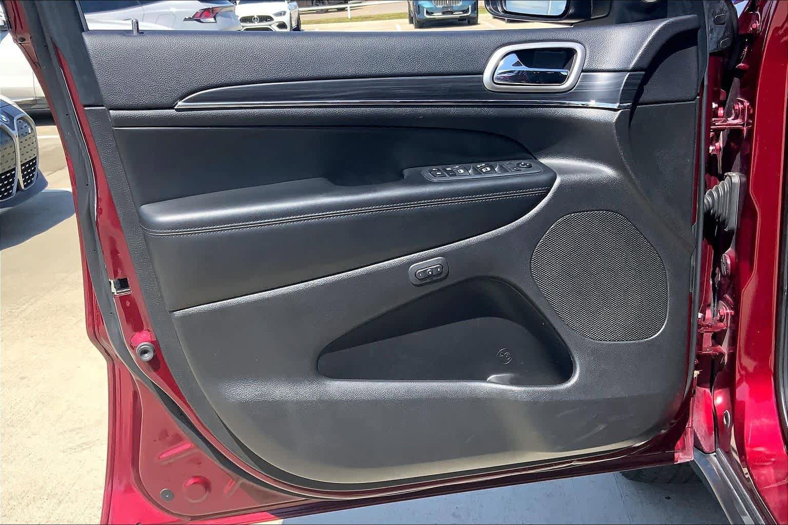Used 2019 Jeep Grand Cherokee Limited image 25