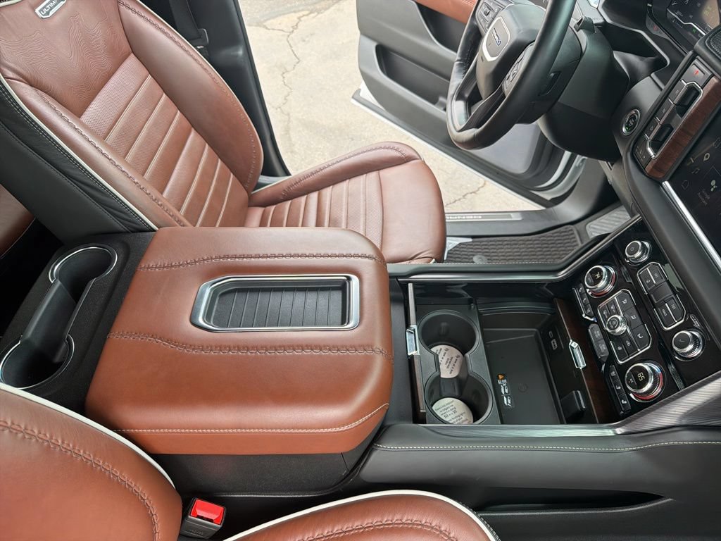 Used 2024 GMC Yukon Denali Ultimate AWD/4WD image 41