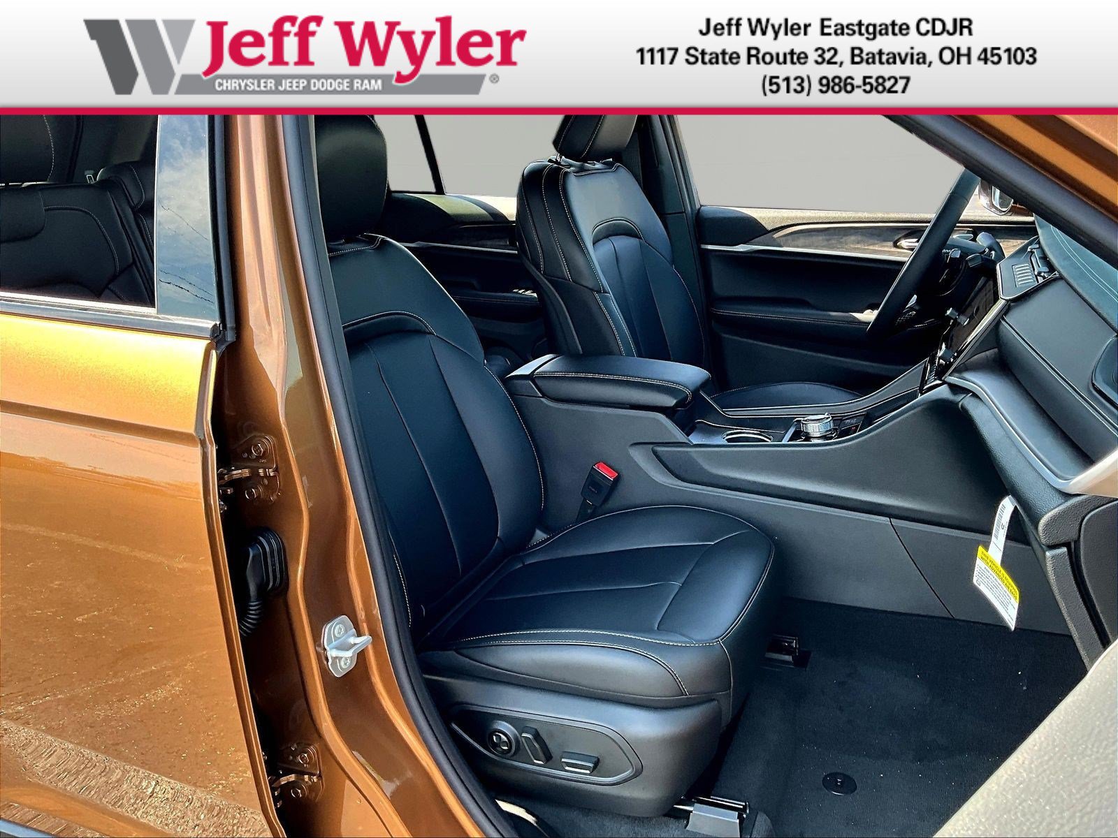 New 2027 Jeep Grand Cherokee Limited w/ Limited Altitude Package AWD/4WD image 19