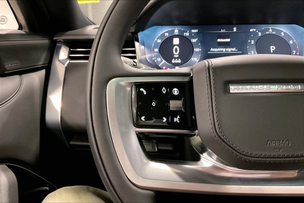 Used 2025 Land Rover Range Rover SE image 11