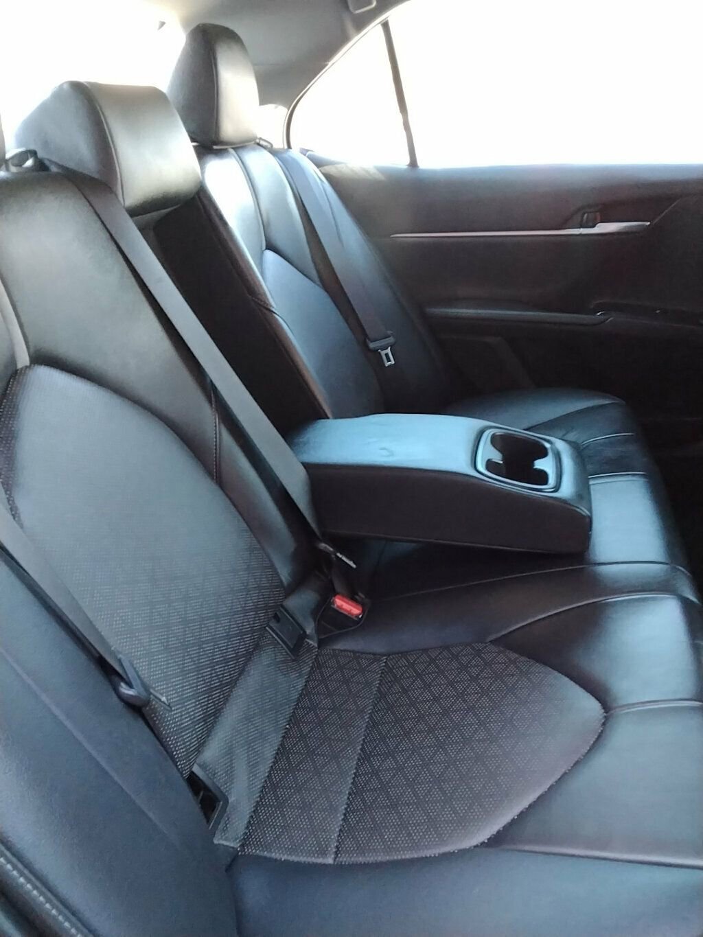 Used 2019 Toyota Camry XSE FWD image 10