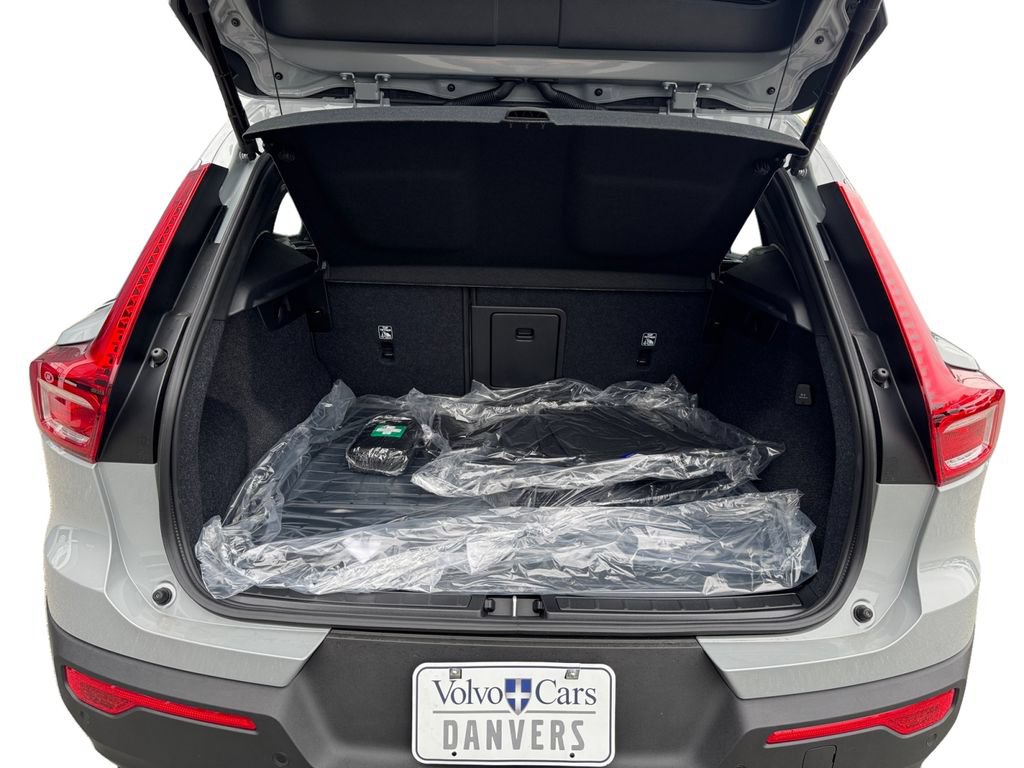 New 2026 Volvo XC40 B5 Ultra w/ Protection Package Premier AWD/4WD image 6