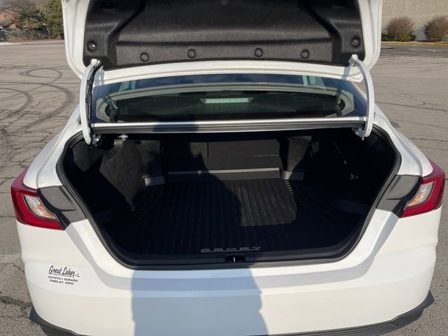 Used 2026 Toyota Camry SE image 16