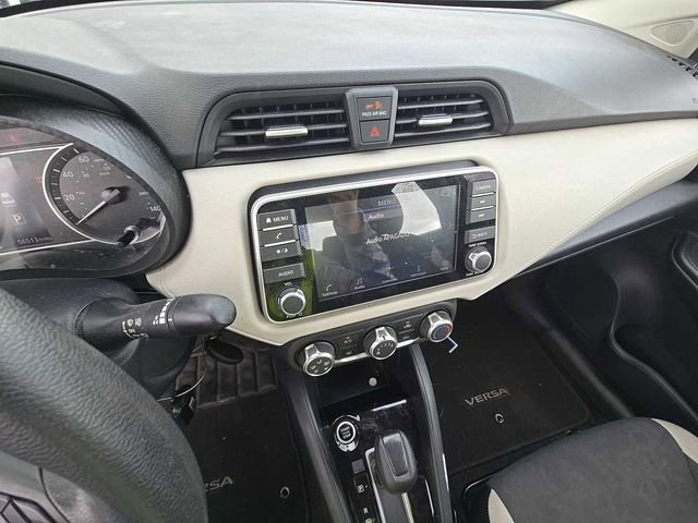 Used 2022 Nissan Versa SV FWD image 12