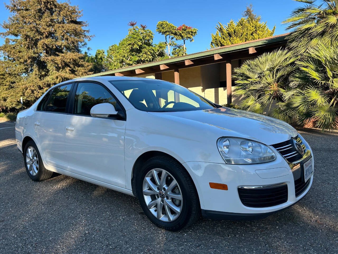 Used 2010 Volkswagen Jetta Limited Edition FWD image 10