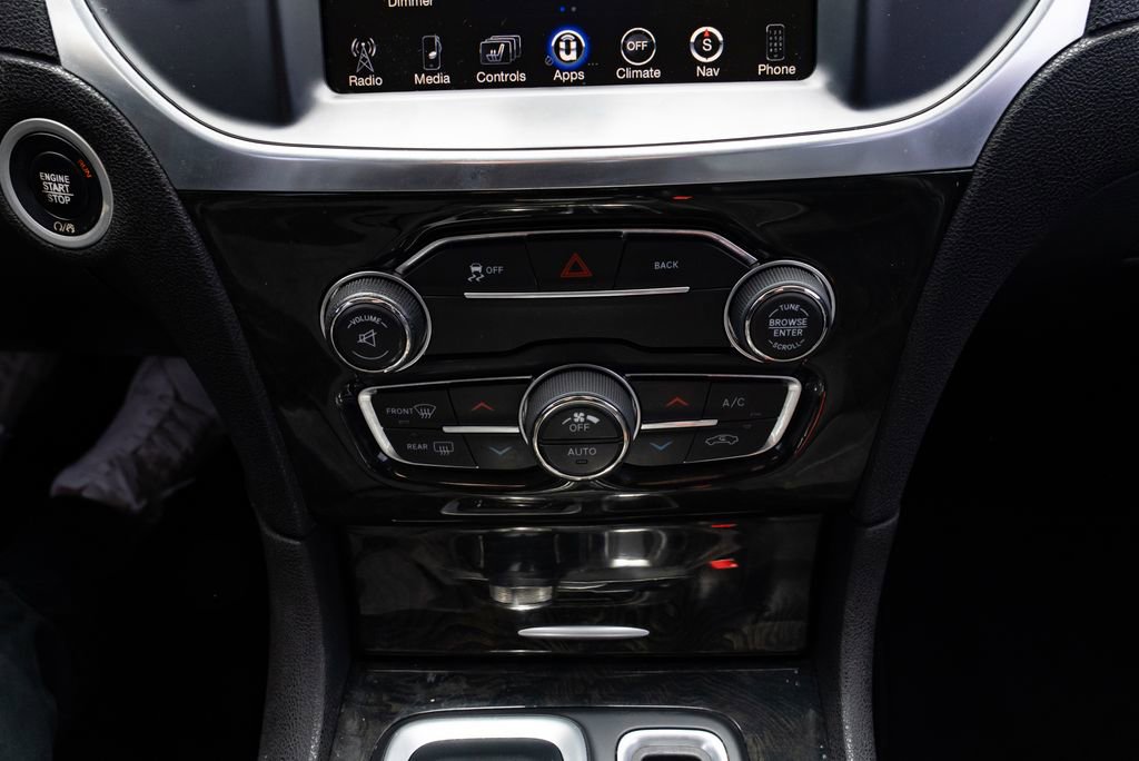 Used 2016 Chrysler 300 C RWD image 15