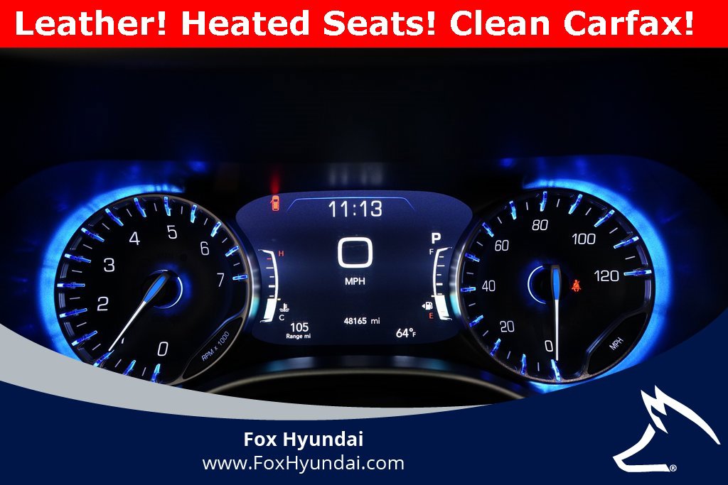 Used 2024 Chrysler Pacifica Touring-L image 2